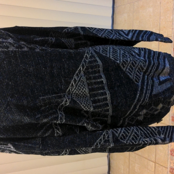 Sweater - Picture 3 of 3